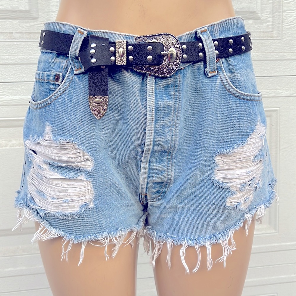 Levi’s vintage distressed Size 34